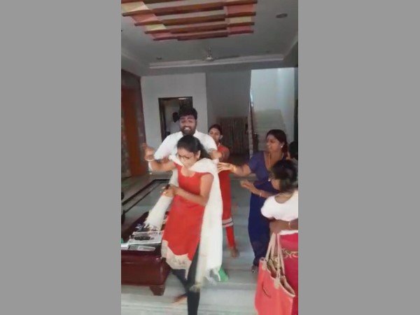 అమ్మాయిల జీవితాలతో ఆడుకోవడం..