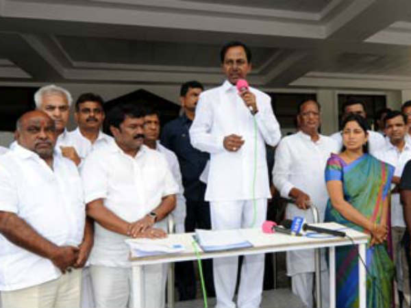 ఉద్యోగుల ఓటు ఖాతాలో వేసుకునేందుకు ఇలా టీఆర్ఎస్