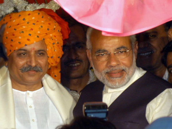 పుస్తకం చిచ్చు, మోడీ ప్రతిష్ట దెబ్బతీసేలా