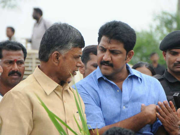 బాబును బ్లాక్ మెయిల్ చేసే దమ్ము లేదు