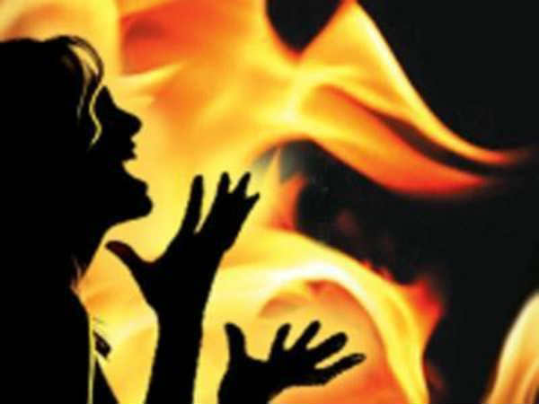 Man's fourth wife sets third wife ablaze, arrested Man's fourth wife sets third wife ablaze, arrested