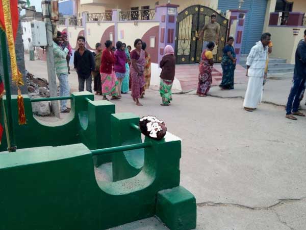 Auto driver Ramesh murdered in Nalgonda town on Monday morning Auto driver Ramesh murdered in Nalgonda town on Monday morning