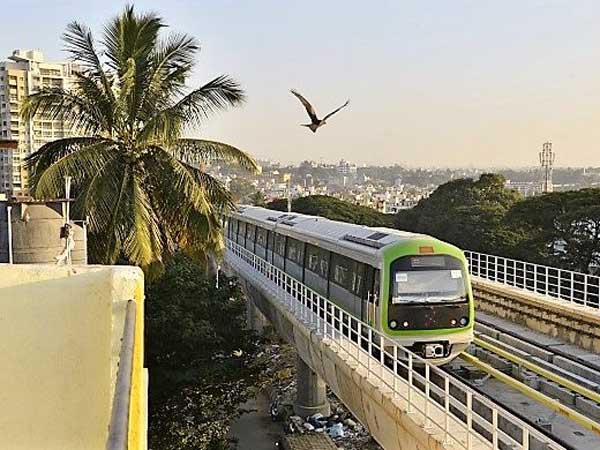 Metro pillar collapse rumor spreads panic in Bengaluru Metro pillar collapse rumor spreads panic in Bengaluru
