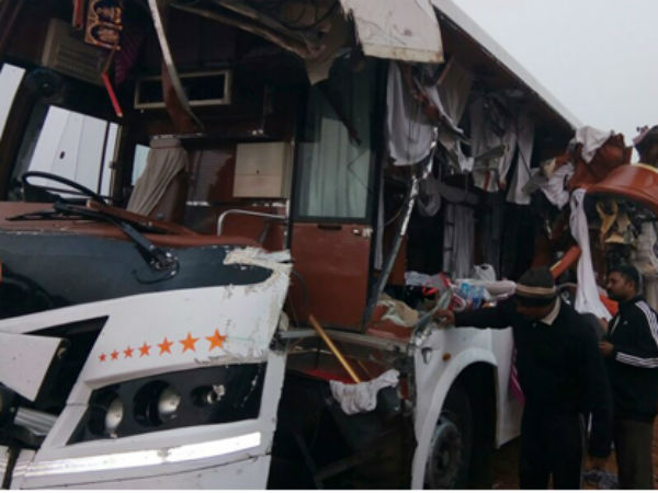 Bus accident in Nellore district: Three killed Bus accident in Nellore district: Three killed