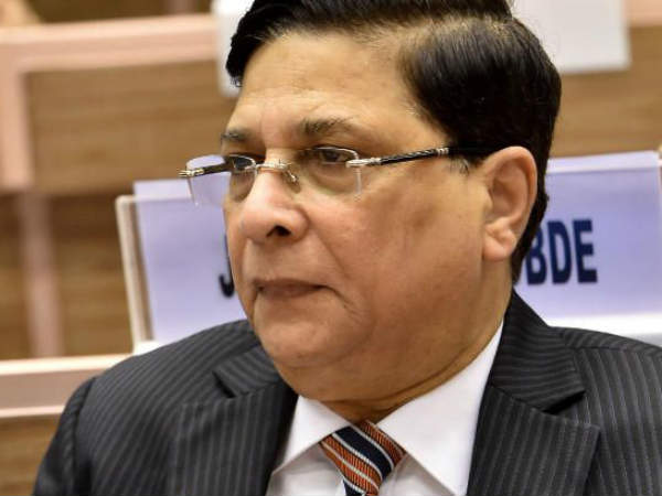 రాజకీయ పార్టీలు ఆ వివాదానికి దూరంగా ఉండాలి