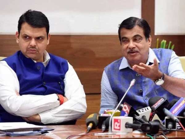 Devendra Fadnavis, Nitin Gadkari have a narrow escape; helicopter mishap averted Devendra Fadnavis, Nitin Gadkari have a narrow escape; helicopter mishap averted