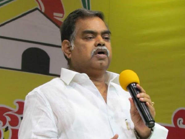 అనుచరులు...చెల్లాచెదురు...