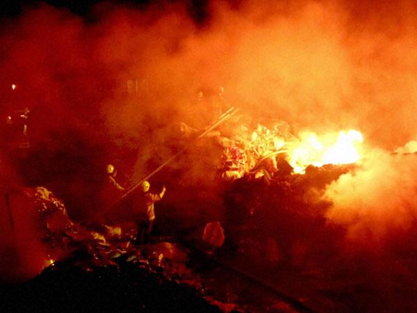 Libya car bombing: 33 dead after blasts kill worshippers outside Benghazi mosque Libya car bombing: 33 dead after blasts kill worshippers outside Benghazi mosque