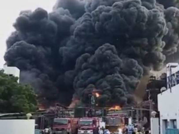 Huge Fire Breaks Out At Chemical Plant Near Vadodara In Gujarat Huge Fire Breaks Out At Chemical Plant Near Vadodara In Gujarat