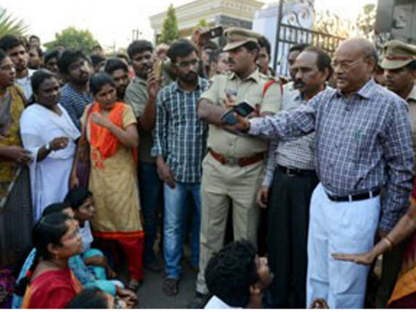 JNTU Kakinada students set Monday deadline for action against Professior JNTU Kakinada students set Monday deadline for action against Professior