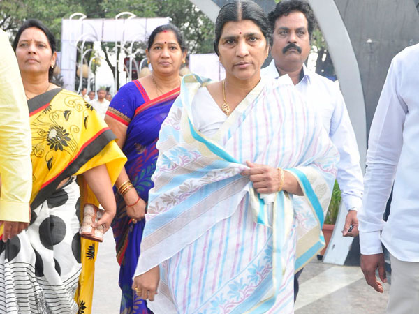 ఇప్పటి వరకు చూస్తే ప్రభుత్వం చేతిలో కీలుబొమ్మలా