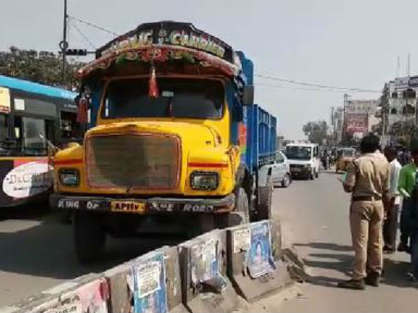 lorry accident: Three killed lorry accident: Three killed