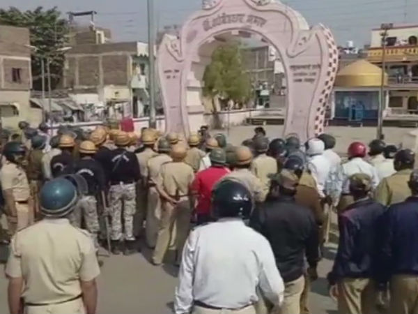 Koregaon-Bhima violence: Maharashtra bandh, protests reach Delhi Koregaon-Bhima violence: Maharashtra bandh, protests reach Delhi