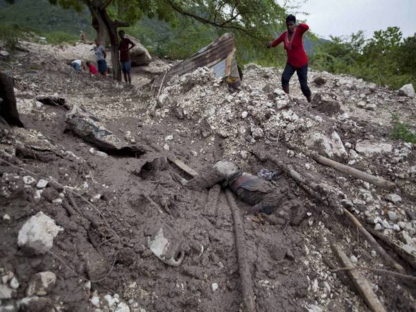 Mudslides demolish homes in California, at least 13 die Mudslides demolish homes in California, at least 13 die