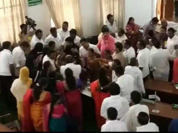 భారీ మెజారీటితో మేయర్