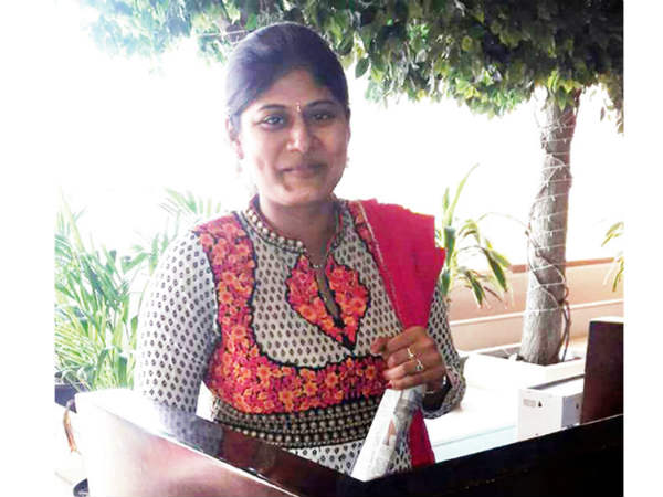 Woman Sarpanch commits suicide in Guntur District... Woman Sarpanch commits suicide in Guntur District...
