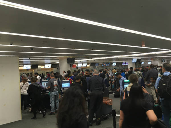US airport immigration computers go down temporarily: report US airport immigration computers go down temporarily: report