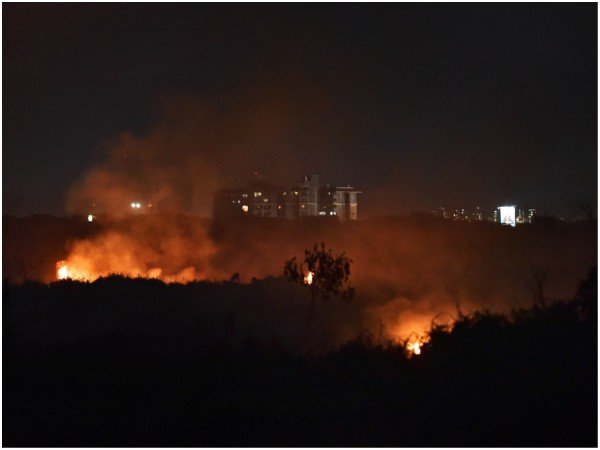 5,000 Army Men fought raging fire at Bellandur lake in Bangalore 5,000 Army Men fought raging fire at Bellandur lake in Bangalore