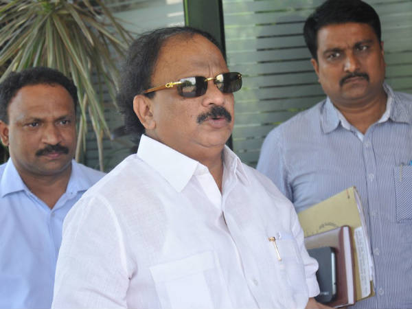 Enforcement Directorate issues notice Karnataka minister Roshan Baig for FEMA violence Enforcement Directorate issues notice Karnataka minister Roshan Baig for FEMA violence
