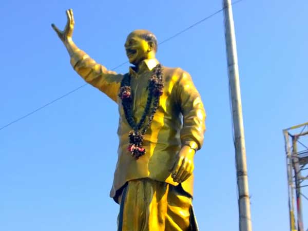 YSR statue torched at Gurajala YSR statue torched at Gurajala