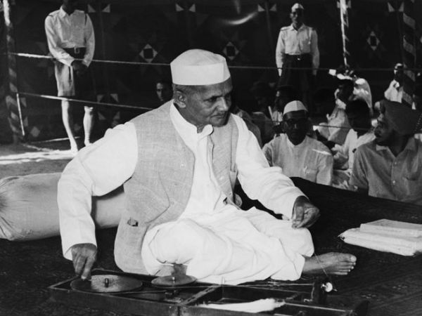 శాస్త్రి భార్య చెల్లించారు