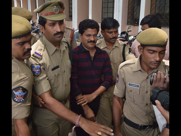 చంద్రబాబును ఇరికించాలని చూశారు