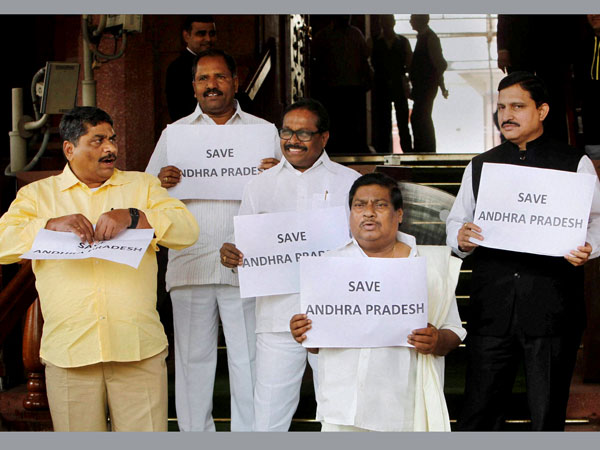 రాజీనామా అంతా ట్రాష్