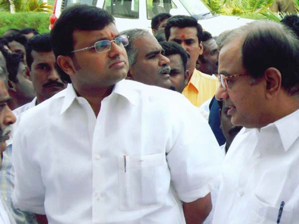 పెట్టుబడుల విషయంలో కార్తీ పాత్రపై సిబిఐ ఆరోపణలు