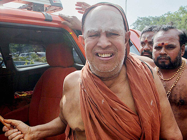 Kanchi seer Jayendra Saraswati dies at 82 Kanchi seer Jayendra Saraswati dies at 82