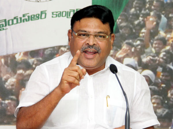 పవన్ ఎవర్నో మోస్తున్నట్లుంది..