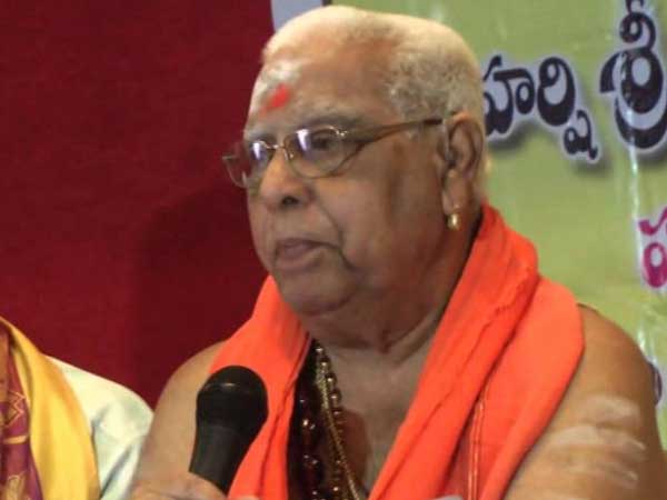 పవన్, చిరులపై అయ్యన్నపంతులు ఆసక్తికర వ్యాఖ్యలు
