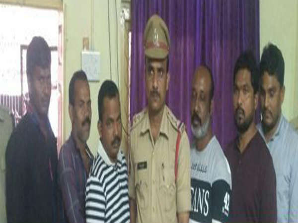 పోలీసులకు ఫిర్యాదు...చెంబు గ్యాంగ్ దొరికిపోయింది...