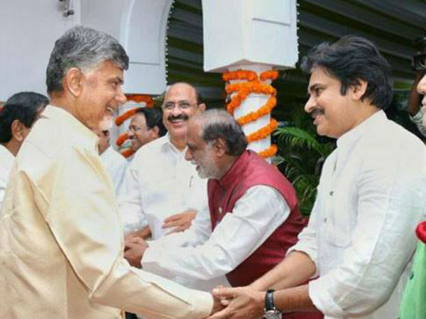 చంద్రబాబు చిక్కుల్లో పడిన ప్రతిసారీ...
