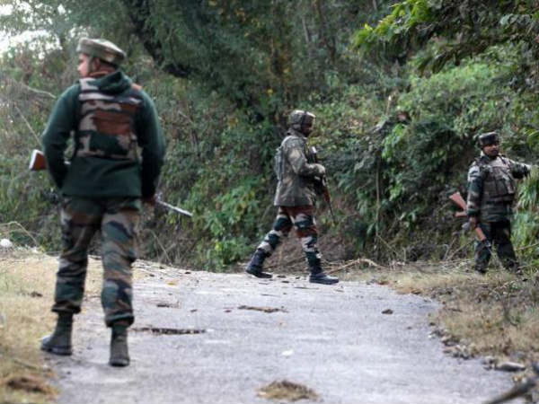 Army foils militant attack on Srinagar CRPF camp, 1 jawan dead in gunbattle Army foils militant attack on Srinagar CRPF camp, 1 jawan dead in gunbattle