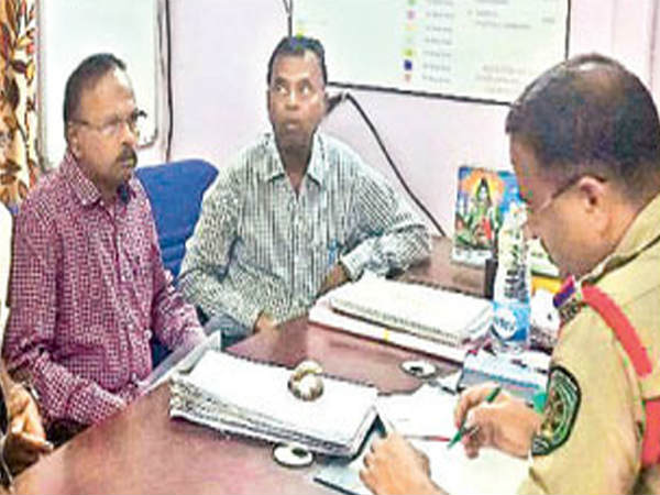 పోలీసుల అదుపులో నిందితులు...
