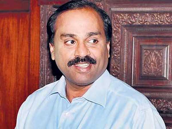 రెడ్డి బ్రదర్స్ లూటీ
