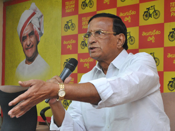 తండ్రికి తోడుగా కొడుకులు రాజకీయాల్లో