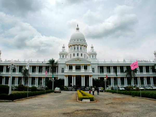 హోటల్కు వచ్చి అడిగితే గదులు లేవు