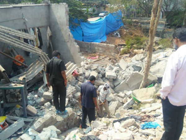 huge blast in Jubilee hills: a old build collapsed huge blast in Jubilee hills: a old build collapsed