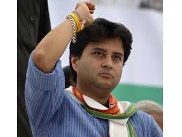 సీఎం అభ్యర్థిగా ప్రకటించాలని జ్యోతిరాదిత్య డిమాండ్
