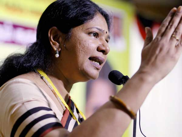 కరుణానిధి కుమార్తె ఫైర్