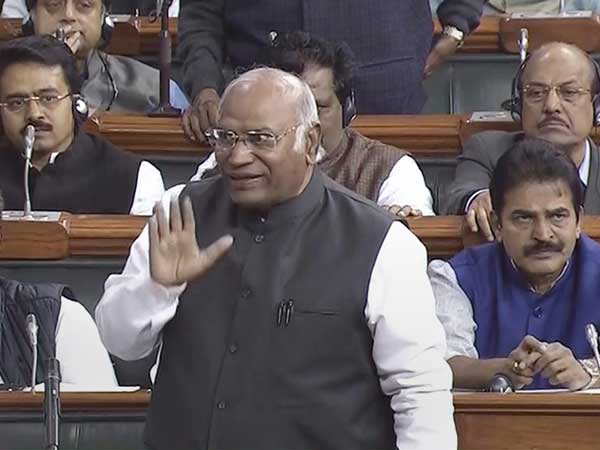 నిరసన తెలిపినా.. శాంతంగానే సోనియా