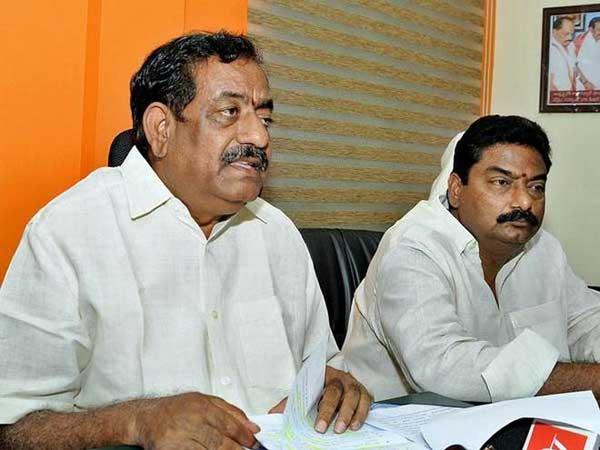 మేయర్ను తొలగించాలని