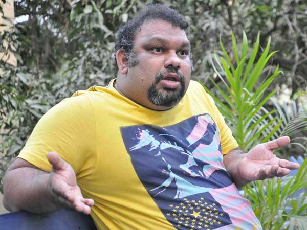 పవన్ కల్యాణ్పై వివాదాస్పద వ్యాఖ్యలు