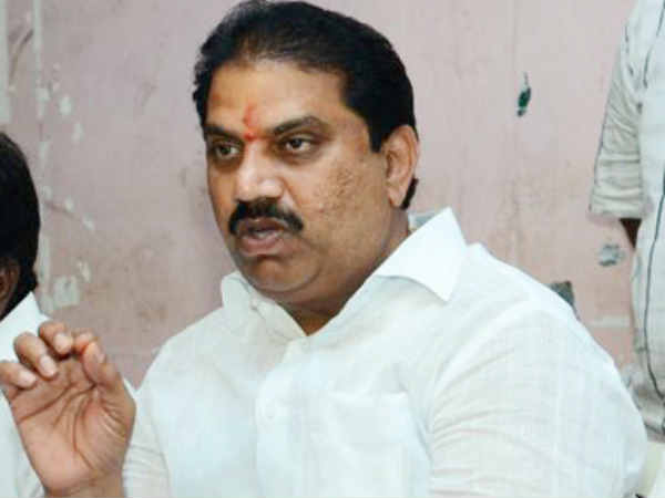 ‘ఆపండయ్యా' అంటూ మల్లాది అసహనం