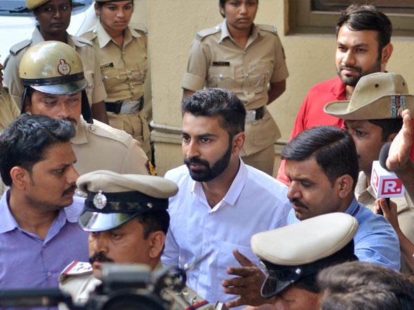ఆసుపత్రిలో హత్యాయత్నం