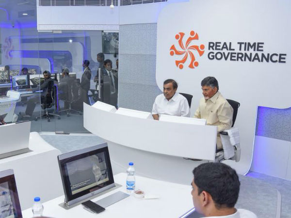 రిలియన్స్ చేతికి విలేజ్ మాల్స్