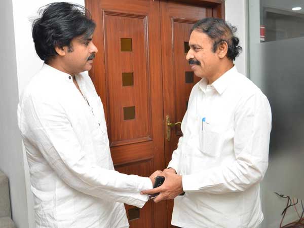 పవన్ కళ్యాణ్తో రామకృష్ణ బేటీ