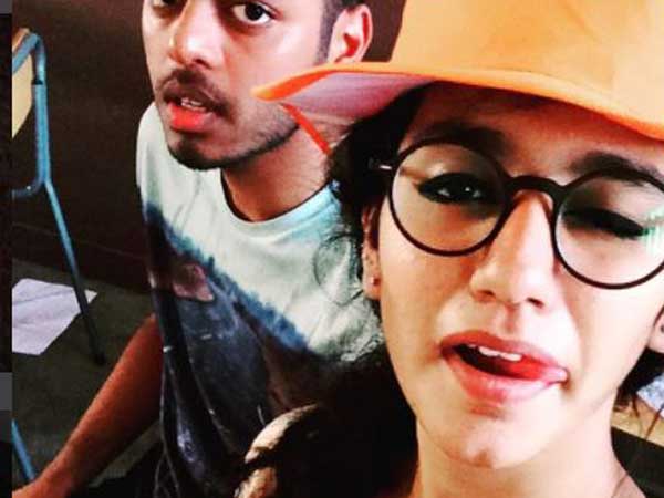 ప్రియ కను సైగలకు ఫిదా