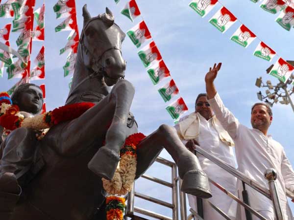 మీడియాకు బజ్జీలు